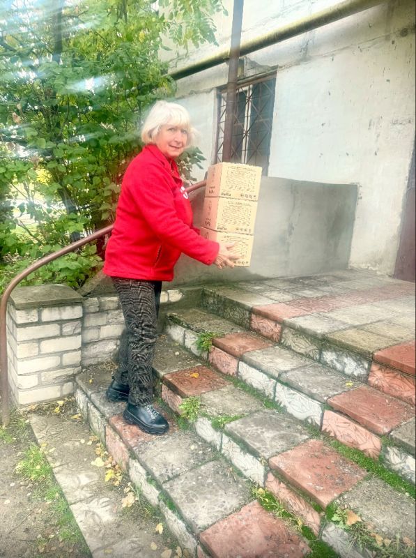 Общество Красного Креста г. Луганска передали в Рубежное очередную гуманитарную помощь Общество Красного Креста г. Луганска передали в Рубежное очередную гуманитарную помощь