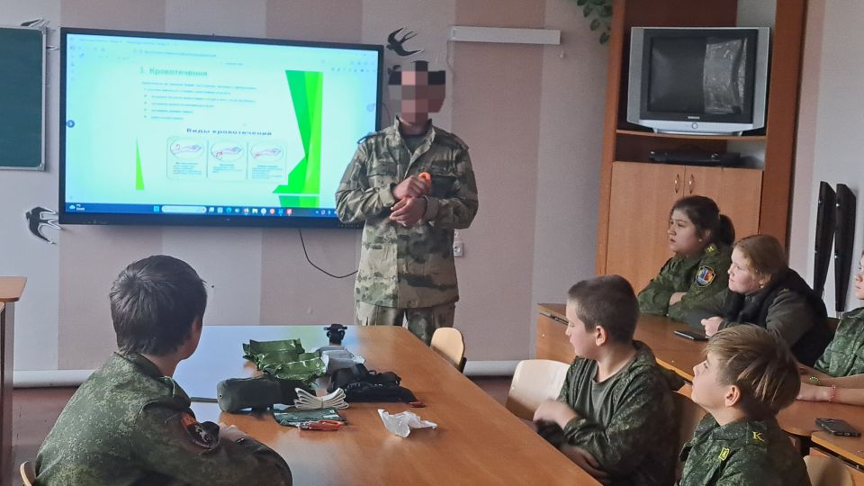 В кадетских классах «Станично-Луганской средней школы имени Грекова П.М.» прошел урок оказания первой помощи В кадетских классах «Станично-Луганской средней школы имени Грекова П.М.» прошел урок оказания первой помощи