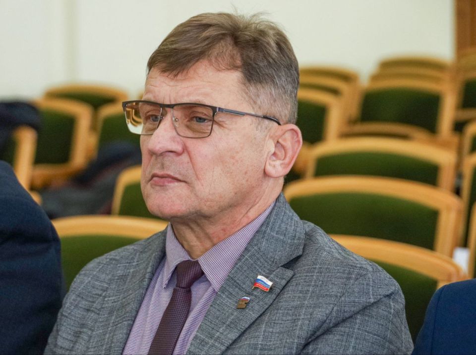 В целях улучшения взаимодействия между органами государственной власти и местным самоуправление по приглашению исполнительного директора Ассоциации «СМО Луганской Народной Республики» Владимира Полякова Председатель Совета... В целях улучшения взаимодействия между органами государственной власти и местным самоуправление по приглашению исполнительного директора Ассоциации «СМО Луганской Народной Республики» Владимира Полякова Председатель Совета...