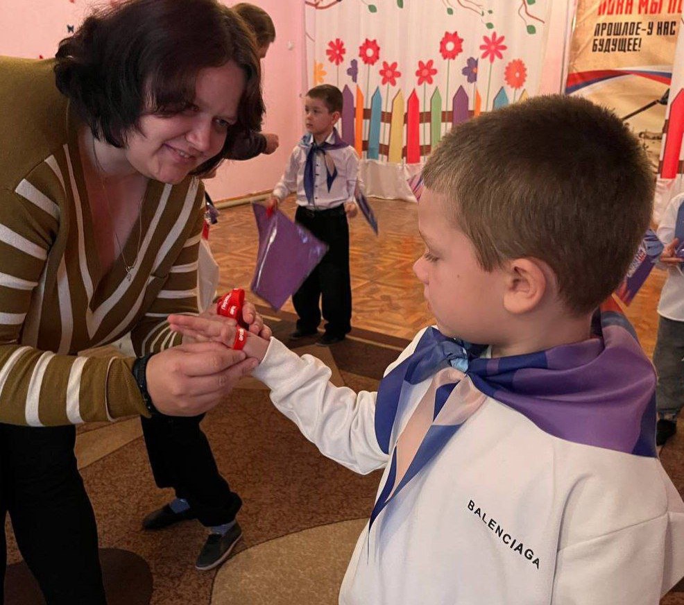 В Краснодонском детском саду "Веснушки"открылось новое отделение юных активистов Движения Первых В Краснодонском детском саду "Веснушки"открылось новое отделение юных активистов Движения Первых
