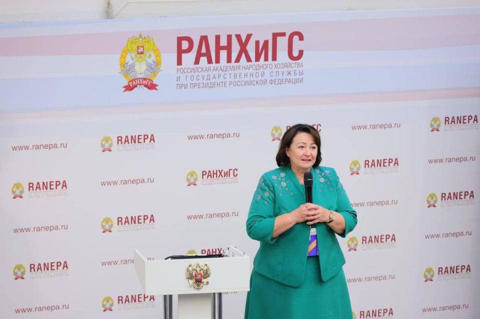 ВАРМСУ запускает уникальный проект «Муниципальный наставник» ВАРМСУ запускает уникальный проект «Муниципальный наставник»