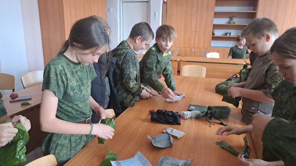В кадетских классах «Станично-Луганской средней школы имени Грекова П.М.» прошел урок оказания первой помощи В кадетских классах «Станично-Луганской средней школы имени Грекова П.М.» прошел урок оказания первой помощи