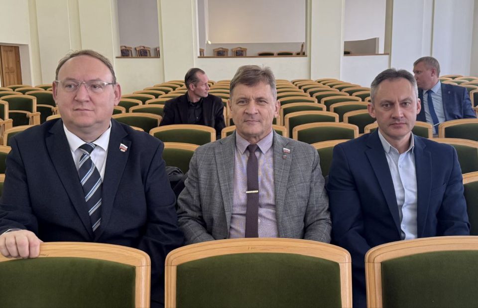 В целях улучшения взаимодействия между органами государственной власти и местным самоуправление по приглашению исполнительного директора Ассоциации «СМО Луганской Народной Республики» Владимира Полякова Председатель Совета... В целях улучшения взаимодействия между органами государственной власти и местным самоуправление по приглашению исполнительного директора Ассоциации «СМО Луганской Народной Республики» Владимира Полякова Председатель Совета...