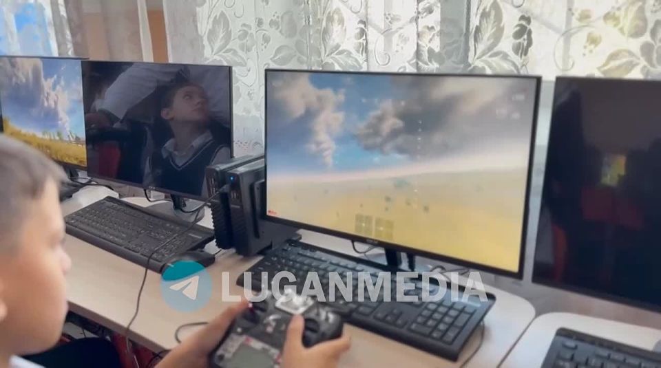 В Краснолучском округе открылся Научный клуб Первых