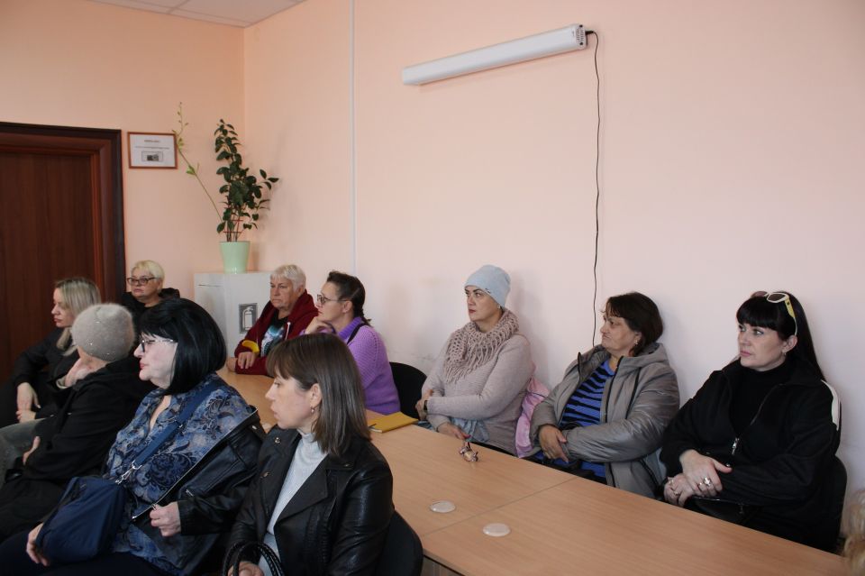 Сегодня в Ровеньках прошёл семинар-практикум с опекунами и попечителями совершеннолетних недееспособных и ограниченно дееспособных граждан Сегодня в Ровеньках прошёл семинар-практикум с опекунами и попечителями совершеннолетних недееспособных и ограниченно дееспособных граждан