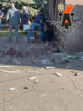 Луганск. Взрыв!. Сегодня утром 23 октября в Луганске на улице Ленкома прогремел взрыв, сообщают очевидцы