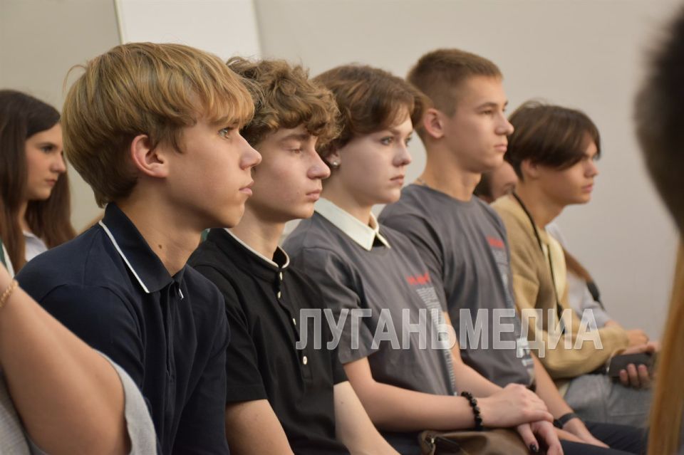 В Краснодоне стартовал флагманский проект «Первые в науке» В Краснодоне стартовал флагманский проект «Первые в науке»