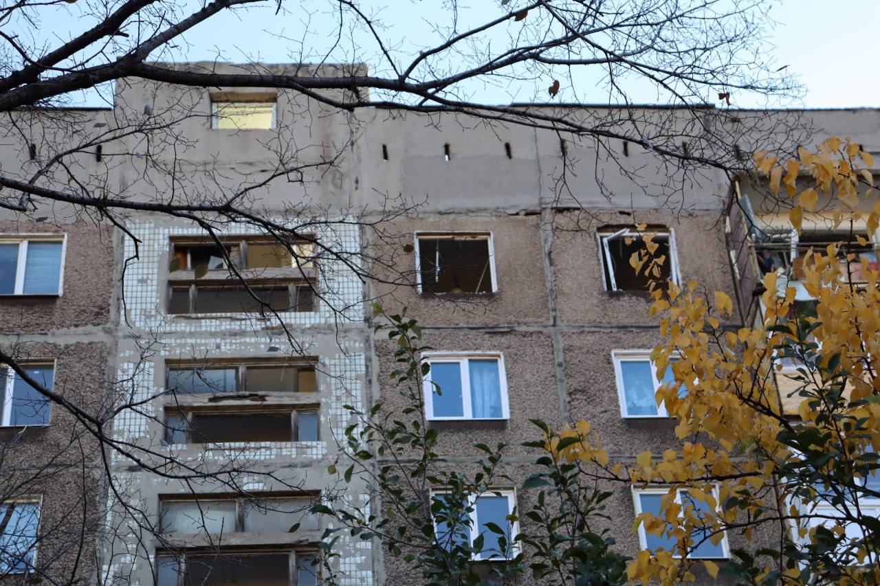 До 10 ноября специалисты завершат обследование многоэтажки в Алчевске, пострадавшей от взрыва До 10 ноября специалисты завершат обследование многоэтажки в Алчевске, пострадавшей от взрыва