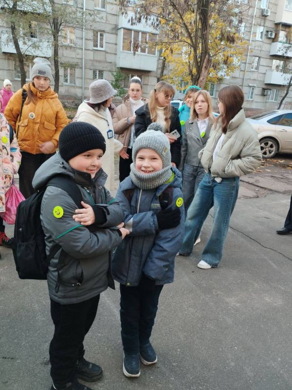 В Северодонецке сотрудники Госавтоинспекции и «Родительский патруль» продолжают цикл совместных мероприятий по обеспечению детской безопасности на дороге В Северодонецке сотрудники Госавтоинспекции и «Родительский патруль» продолжают цикл совместных мероприятий по обеспечению детской безопасности на дороге
