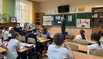 «Яркая и здоровая улыбка с детства: врач-стоматолог провела урок здоровья для второклассников»