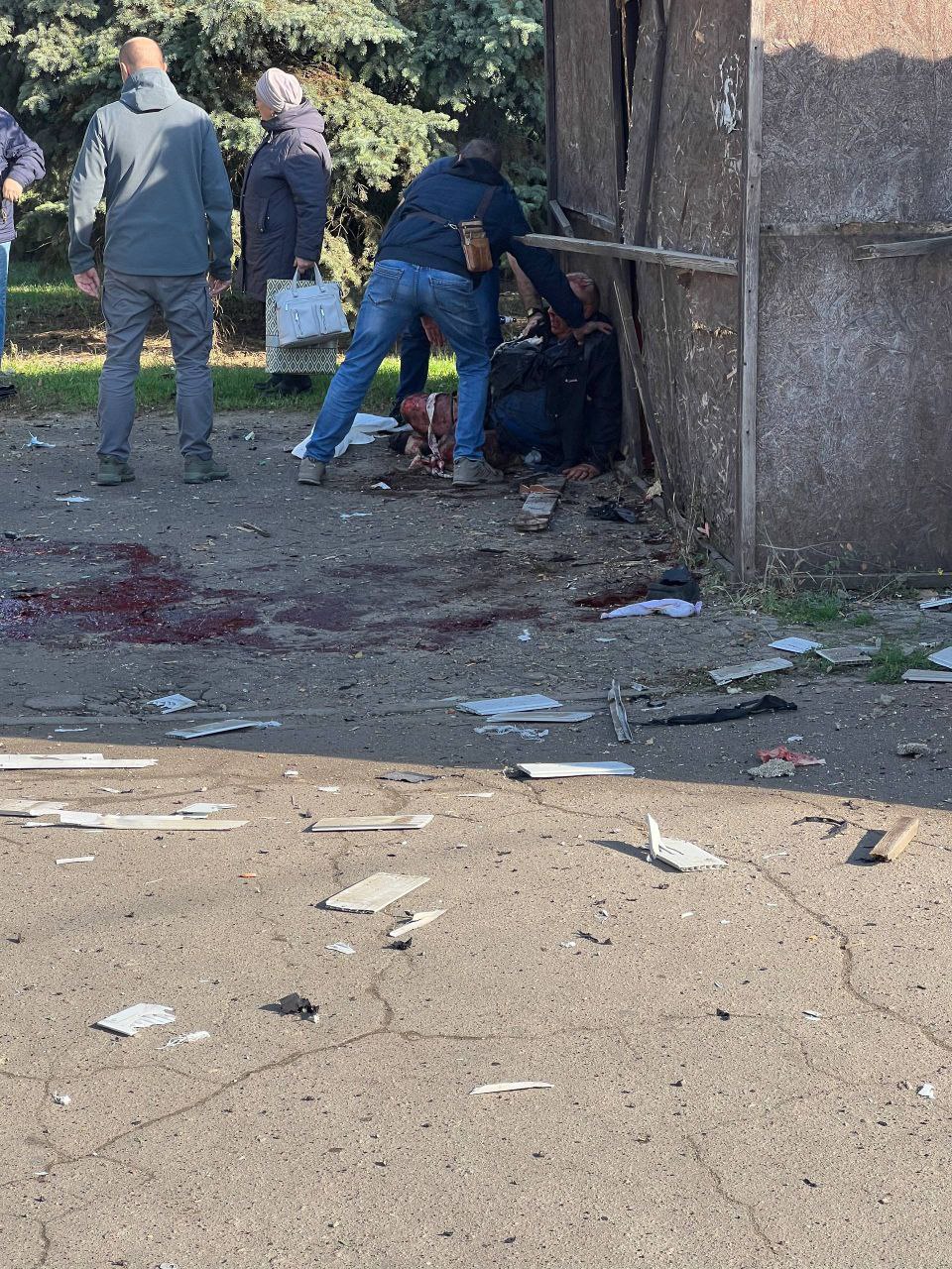 В результате теракта в Луганске ранено 2 гражданских В результате теракта в Луганске ранено 2 гражданских