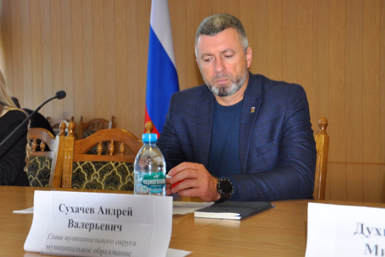 Андрей Сухачев: Принял участие в плановом совещании с руководством муниципальных образований городов Свердловска, Ровеньки и Краснодона, которое провела председатель Комитета тарифного и ценового регулирования ЛНР Лариса... Андрей Сухачев: Принял участие в плановом совещании с руководством муниципальных образований городов Свердловска, Ровеньки и Краснодона, которое провела председатель Комитета тарифного и ценового регулирования ЛНР Лариса...