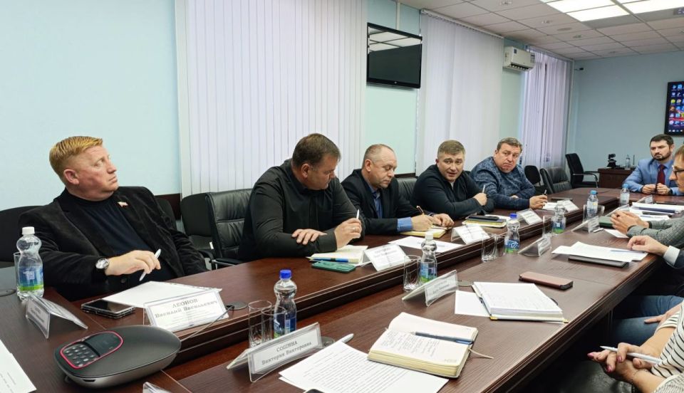 В Антраците состоялось выездное рабочее совещании с Министром природных ресурсов и экологии ЛНР В Антраците состоялось выездное рабочее совещании с Министром природных ресурсов и экологии ЛНР