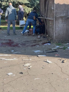 Теракт в Луганске, пострадали 2 человека
