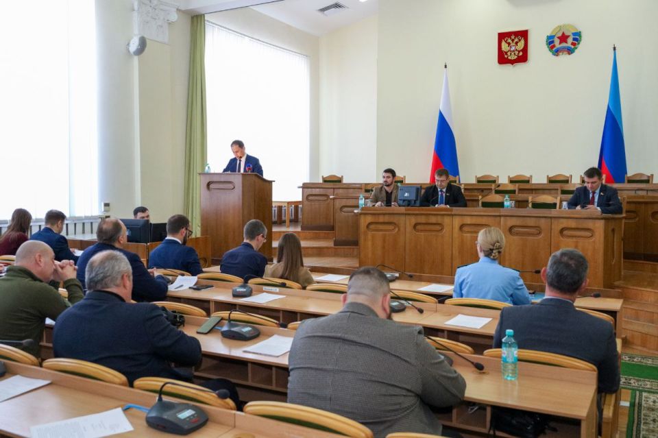 В целях улучшения взаимодействия между органами государственной власти и местным самоуправление по приглашению исполнительного директора Ассоциации «СМО Луганской Народной Республики» Владимира Полякова Председатель Совета... В целях улучшения взаимодействия между органами государственной власти и местным самоуправление по приглашению исполнительного директора Ассоциации «СМО Луганской Народной Республики» Владимира Полякова Председатель Совета...