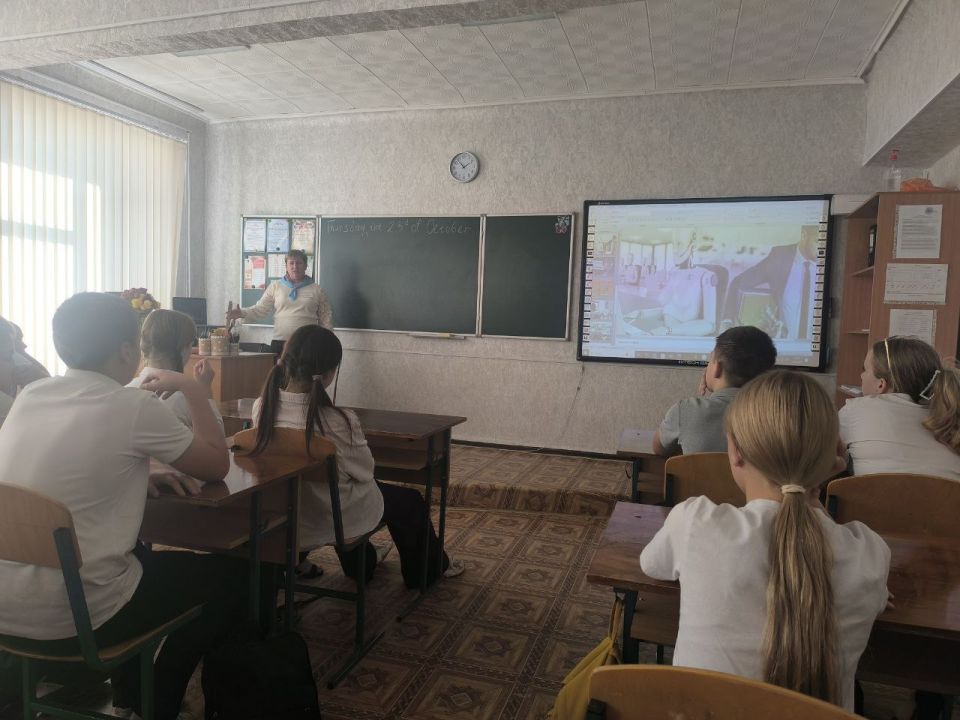 Сегодня в рамках профмастерской «Профессии региона» специалисты сектора профессионального обучения и профессиональной ориентации центра занятости населения в Беловодском районе провели профориентационный урок на тему «Выбор... Сегодня в рамках профмастерской «Профессии региона» специалисты сектора профессионального обучения и профессиональной ориентации центра занятости населения в Беловодском районе провели профориентационный урок на тему «Выбор...