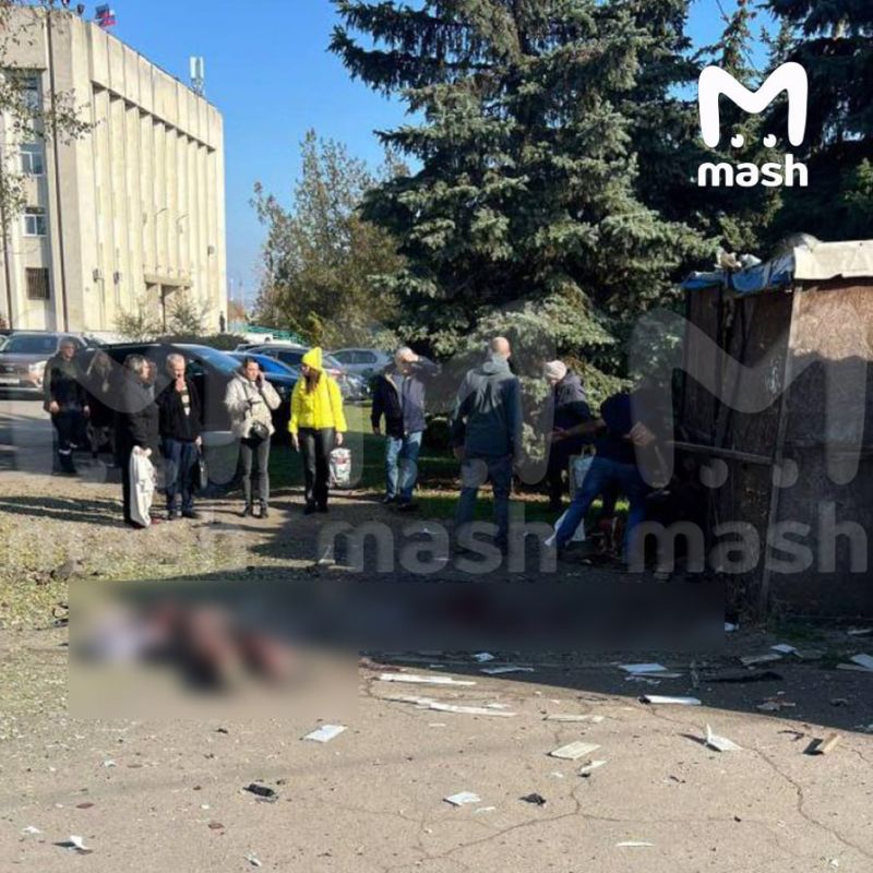 Житель Луганска пнул блютус-колонку, из которой играл "Океан Эльзы", — мужчине оторвало ногу, гаджет был заминирован Житель Луганска пнул блютус-колонку, из которой играл "Океан Эльзы", — мужчине оторвало ногу, гаджет был заминирован