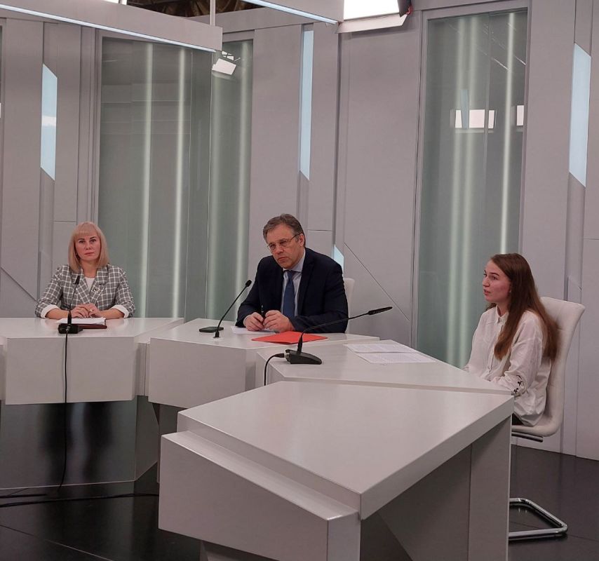 23 октября Делегацией Российской Федерации на переговорах в Вене по вопросам военной безопасности и контроля над вооружениями и Послом по особым поручениям МИД России Р.В.Мирошником проведен международный телемост по теме... 23 октября Делегацией Российской Федерации на переговорах в Вене по вопросам военной безопасности и контроля над вооружениями и Послом по особым поручениям МИД России Р.В.Мирошником проведен международный телемост по теме...