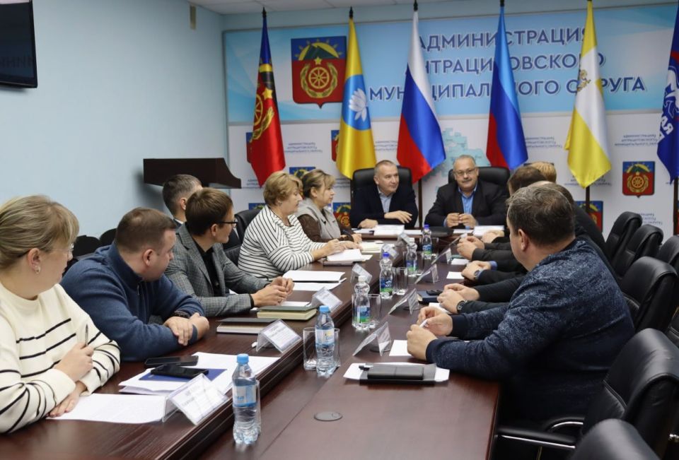 Министр природных ресурсов и экологии Луганской Народной Республики провел выездное рабочее совещание в Антрацитовском муниципальном округе Министр природных ресурсов и экологии Луганской Народной Республики провел выездное рабочее совещание в Антрацитовском муниципальном округе