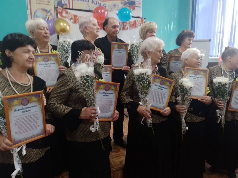 Зинаида Наден: В этот осенний день в городе Перевальске состоялось торжественное мероприятие Юбилей хора ветеранов-30 лет Зинаида Наден: В этот осенний день в городе Перевальске состоялось торжественное мероприятие Юбилей хора ветеранов-30 лет