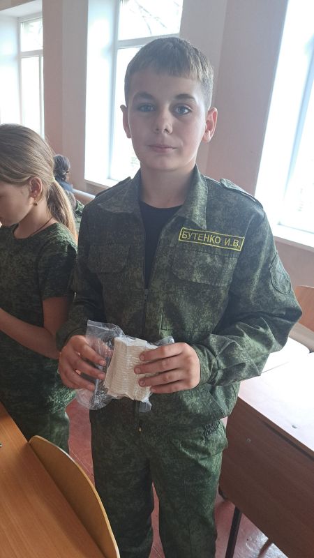 В кадетских классах «Станично-Луганской средней школы имени Грекова П.М.» прошел урок оказания первой помощи В кадетских классах «Станично-Луганской средней школы имени Грекова П.М.» прошел урок оказания первой помощи
