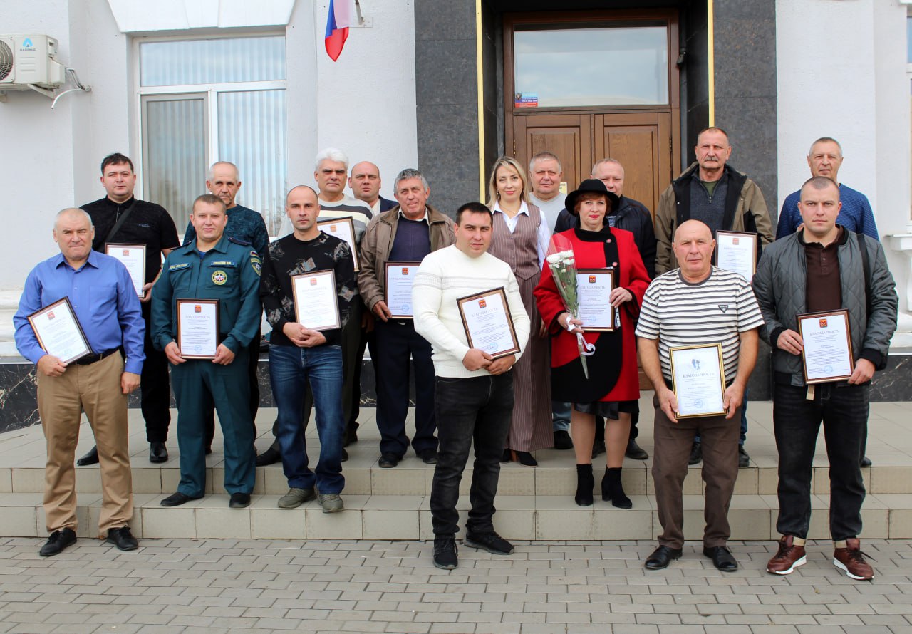 Торжественный приём в Краснодоне: чествование работников транспорта Торжественный приём в Краснодоне: чествование работников транспорта