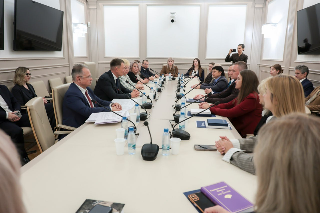 Делегация Аппарата Народного Совета ЛНР изучила опыт коллег из Мособлдумы Делегация Аппарата Народного Совета ЛНР изучила опыт коллег из Мособлдумы