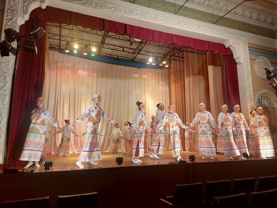 В пгт Ясеновский состоялось выступление хореографического коллектива «Иллюзия» с концертной программой «Праздник на бис» В пгт Ясеновский состоялось выступление хореографического коллектива «Иллюзия» с концертной программой «Праздник на бис»