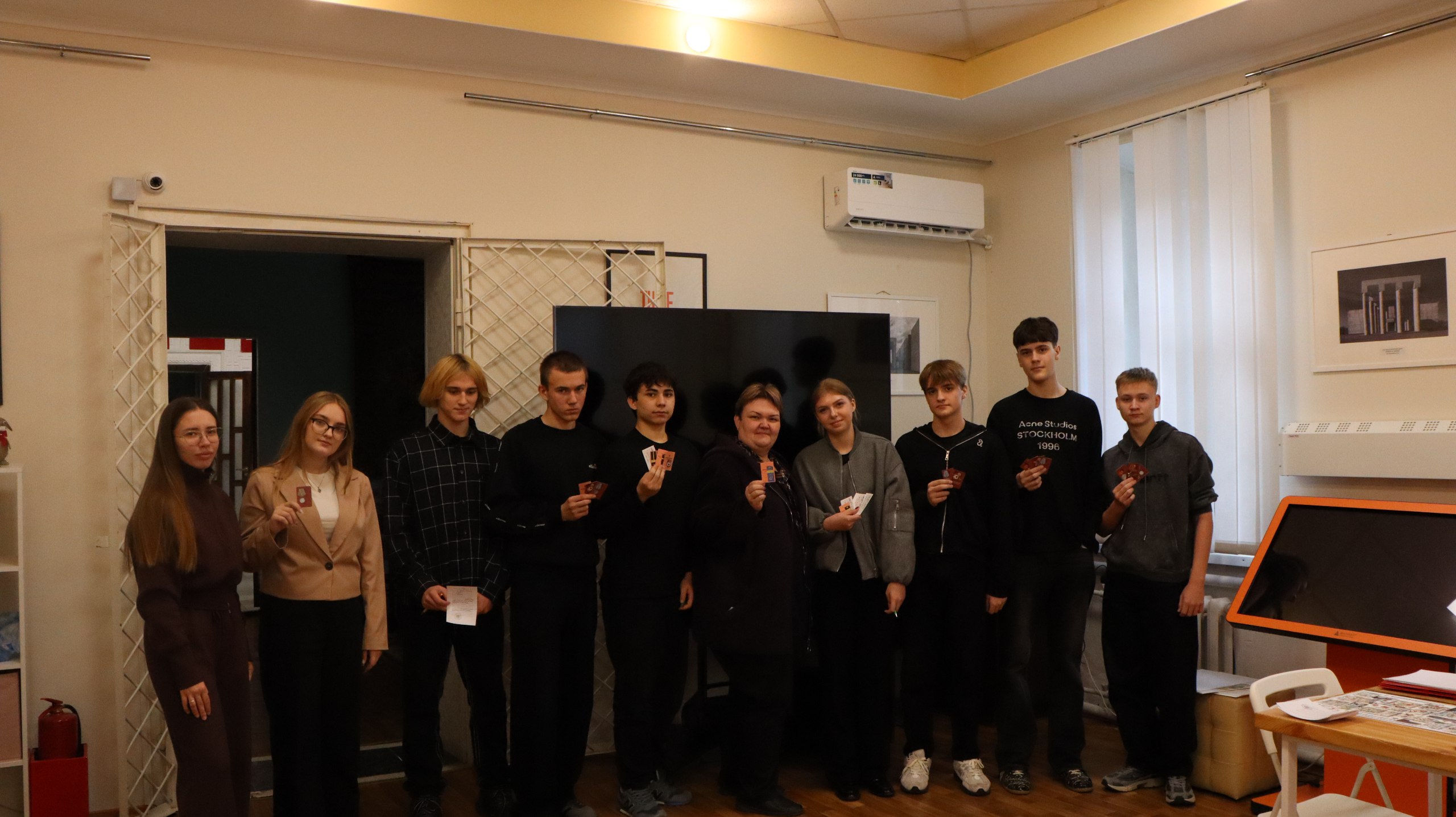 24 октября 2025 года в музее истории города Ровеньки была проведена ролевая образовательная игра «Судьбы солдатские», посвященная 80-й годовщине Победы в Великой Отечественной войне 24 октября 2025 года в музее истории города Ровеньки была проведена ролевая образовательная игра «Судьбы солдатские», посвященная 80-й годовщине Победы в Великой Отечественной войне