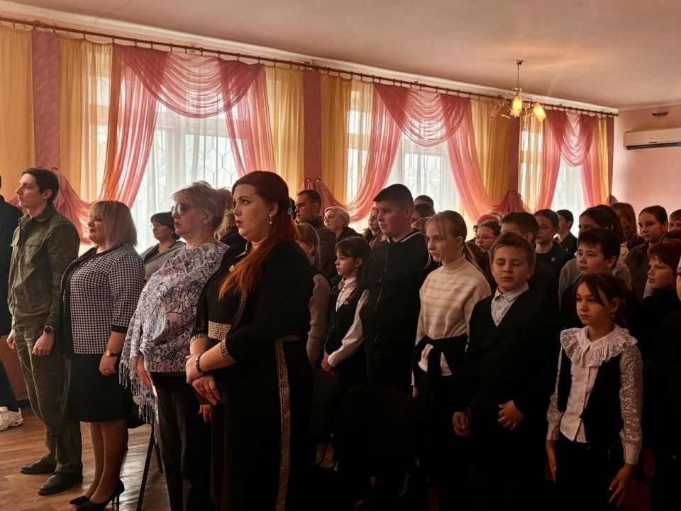 В Красном Луче посвятили в кадеты воспитанников первого в округе класса по направлению «Следственный комитет России» В Красном Луче посвятили в кадеты воспитанников первого в округе класса по направлению «Следственный комитет России»