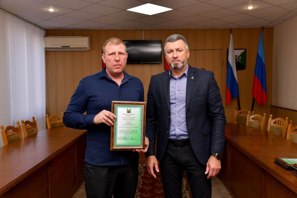 Андрей Сухачев: В преддверии профессионального праздника – Дня автомобилиста – поздравили работников автомобильной отрасли и вручили им благодарственные письма Андрей Сухачев: В преддверии профессионального праздника – Дня автомобилиста – поздравили работников автомобильной отрасли и вручили им благодарственные письма