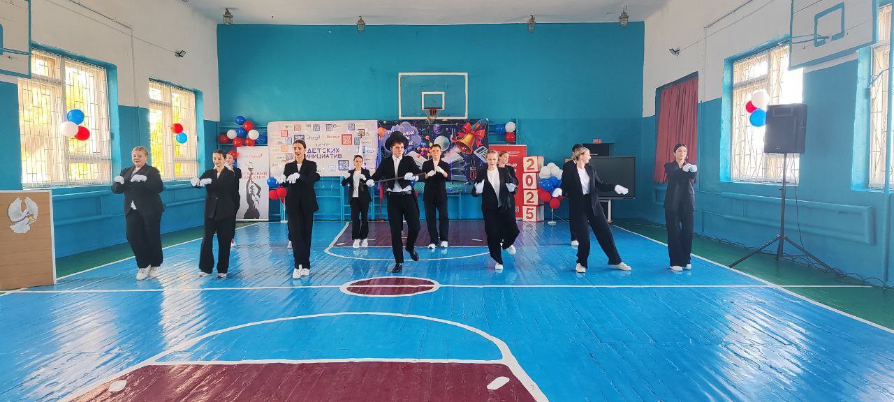 Сотрудничество и развитие. Краснолучскую школу № 10 имени А. С. Пушкина посетила делегация представителей из Уфимского района Республики Башкортостан Сотрудничество и развитие. Краснолучскую школу № 10 имени А. С. Пушкина посетила делегация представителей из Уфимского района Республики Башкортостан