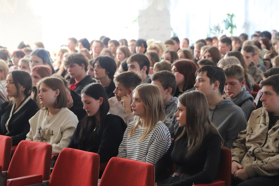 111Представитель Центра по противодействию экстремизму регионального МВД пообщался со студентами на тему экстремизма 111Представитель Центра по противодействию экстремизму регионального МВД пообщался со студентами на тему экстремизма