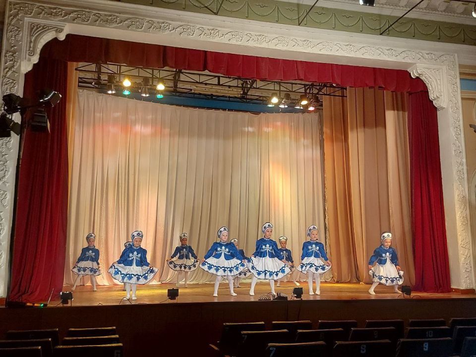 В пгт Ясеновский состоялось выступление хореографического коллектива «Иллюзия» с концертной программой «Праздник на бис» В пгт Ясеновский состоялось выступление хореографического коллектива «Иллюзия» с концертной программой «Праздник на бис»