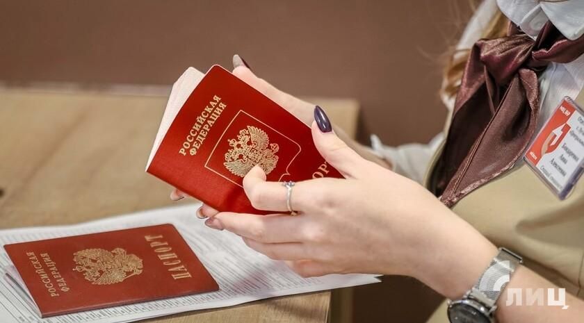 Сотрудники библиотеки пгт. Ясеновский провели душевный литературно-поэтический час «Живут в моем сердце стихи» Сотрудники библиотеки пгт. Ясеновский провели душевный литературно-поэтический час «Живут в моем сердце стихи»