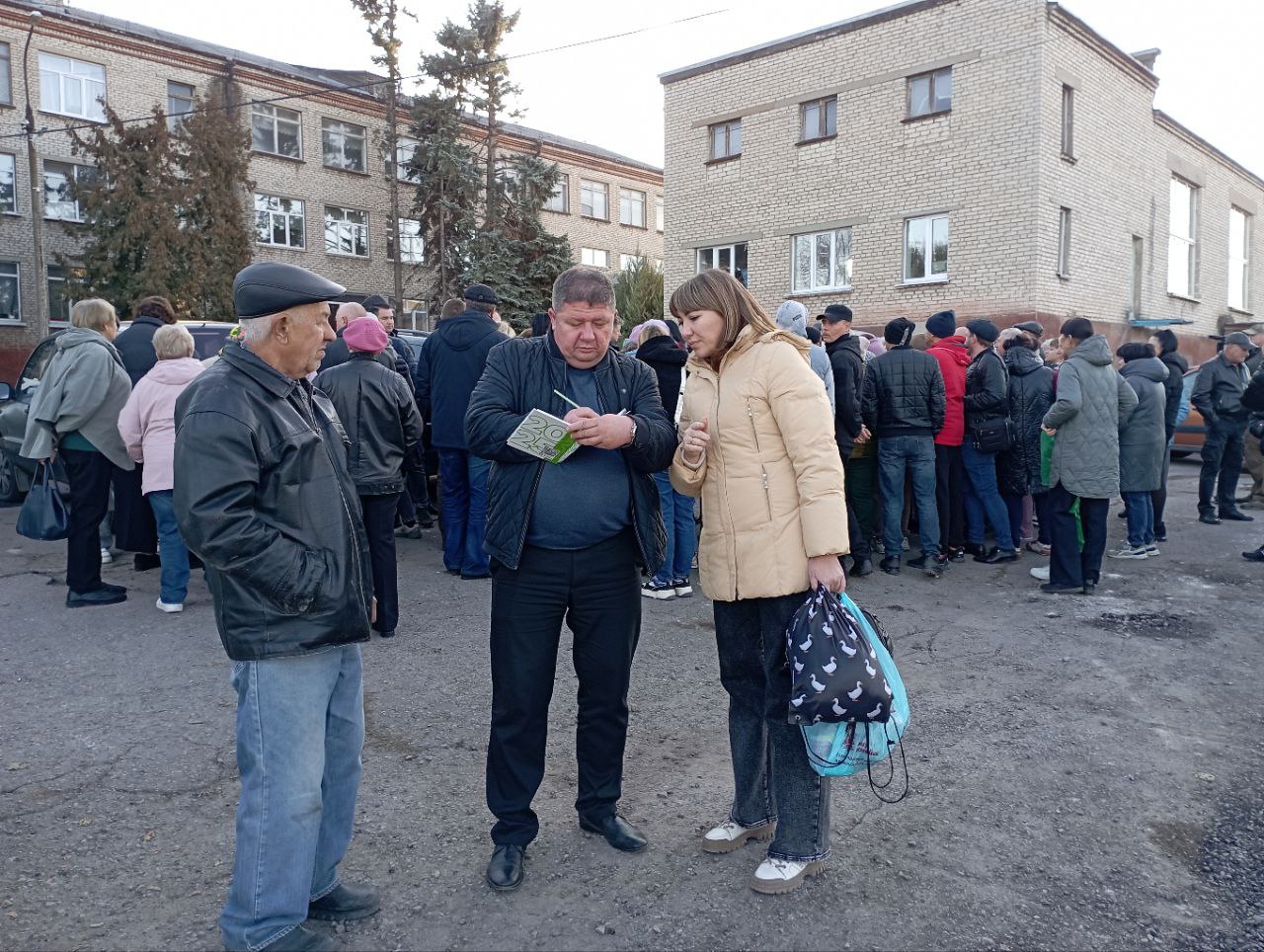 Яна Пащенко: В поселке Екатериновка состоялась очередная встреча с местными жителями в рамках проекта «Муниципальный диалог», инициированного партией «Единая Россия» Яна Пащенко: В поселке Екатериновка состоялась очередная встреча с местными жителями в рамках проекта «Муниципальный диалог», инициированного партией «Единая Россия»