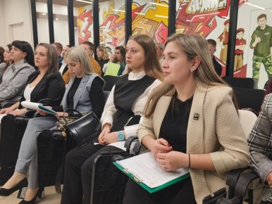 Финалисты третьего республиканского конкурса «Новая Республика — руками молодежи» представили свои работы на защите в Луганске