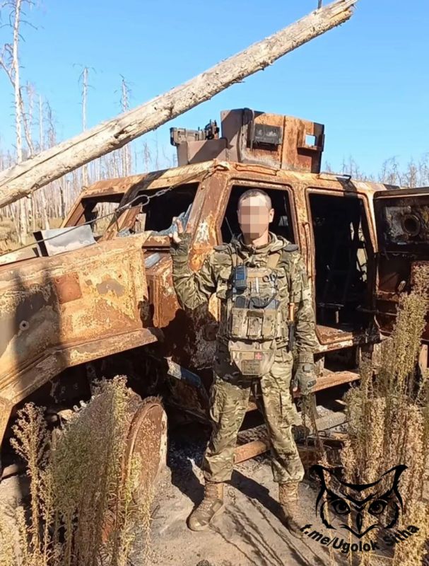 Уничтоженные украинский танк и бронеавтомобиль "Козак" в освобождённом Серебрянском лесничестве, Луганская область (РФ) Уничтоженные украинский танк и бронеавтомобиль "Козак" в освобождённом Серебрянском лесничестве, Луганская область (РФ)
