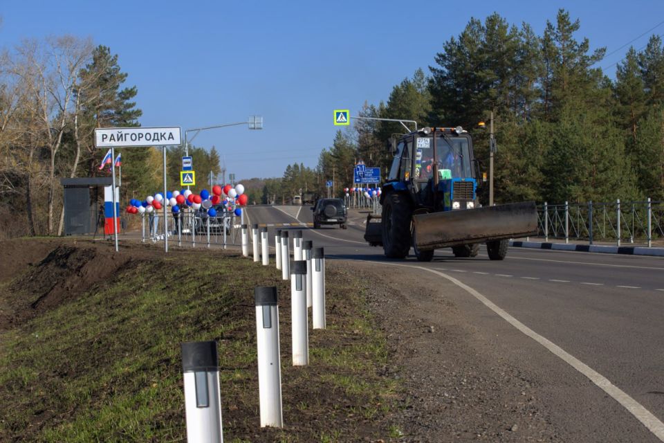 Марат Хуснуллин дал старт движению по восстановленной дороге в ЛНР Марат Хуснуллин дал старт движению по восстановленной дороге в ЛНР