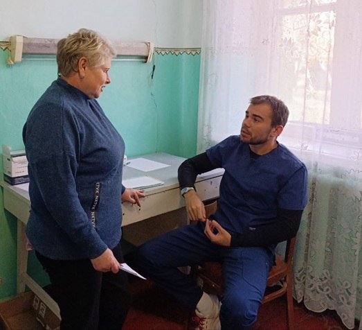 В поселке Северо - Гундоровский жителей принимали врачи из Краснодонской центральной городской многопрофильной больницы В поселке Северо - Гундоровский жителей принимали врачи из Краснодонской центральной городской многопрофильной больницы