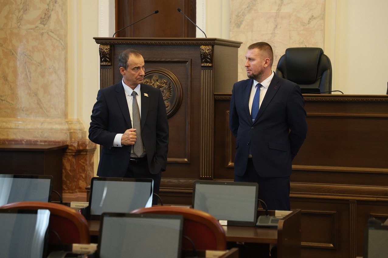 Денис Мирошниченко встретился с Председателем Законодательного Собрания Краснодарского края Юрием Бурлачко Денис Мирошниченко встретился с Председателем Законодательного Собрания Краснодарского края Юрием Бурлачко