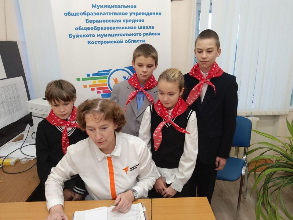 Костромские и меловские учителя провели совместный методический семинар Костромские и меловские учителя провели совместный методический семинар
