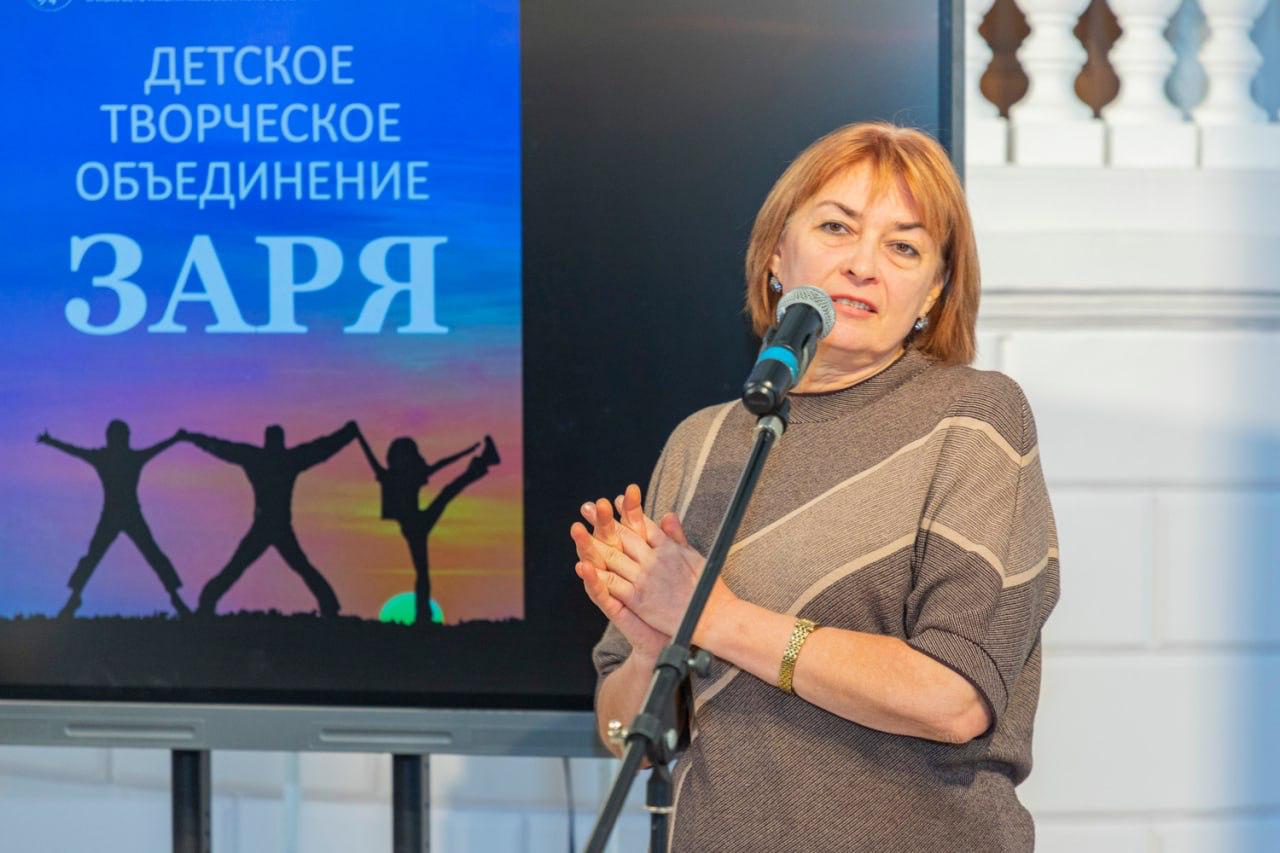 Луганская государственная академия культуры и искусств имени Михаила Матусовского презентовала новое детское творческое объединение «Заря» Луганская государственная академия культуры и искусств имени Михаила Матусовского презентовала новое детское творческое объединение «Заря»