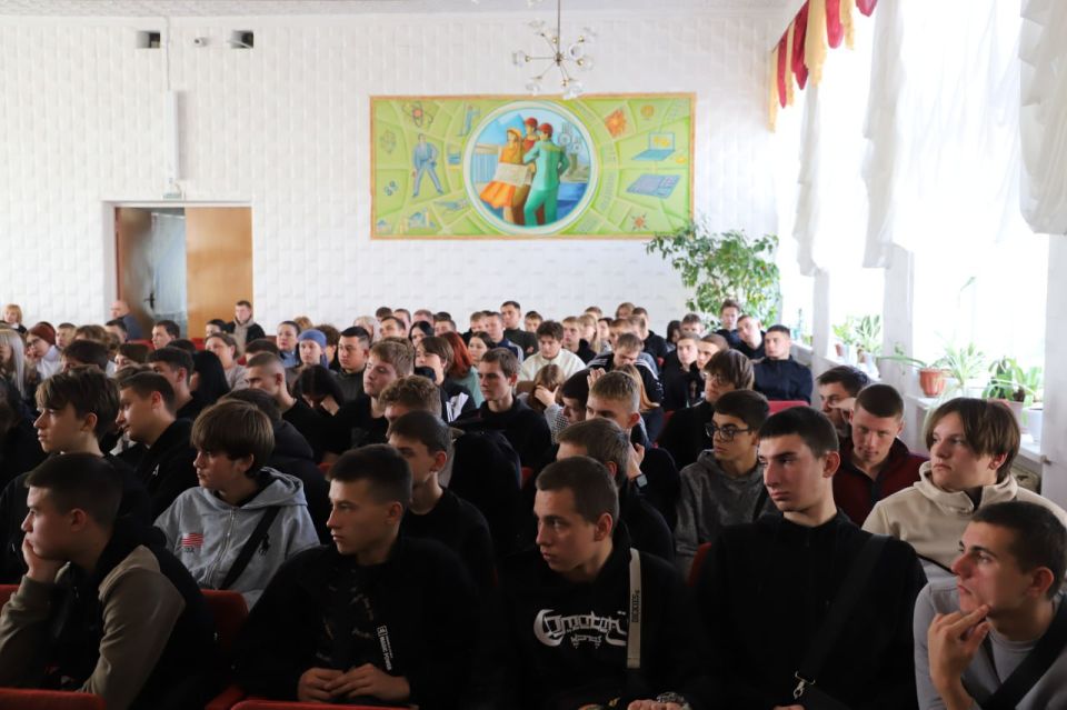 111Представитель Центра по противодействию экстремизму регионального МВД пообщался со студентами на тему экстремизма 111Представитель Центра по противодействию экстремизму регионального МВД пообщался со студентами на тему экстремизма