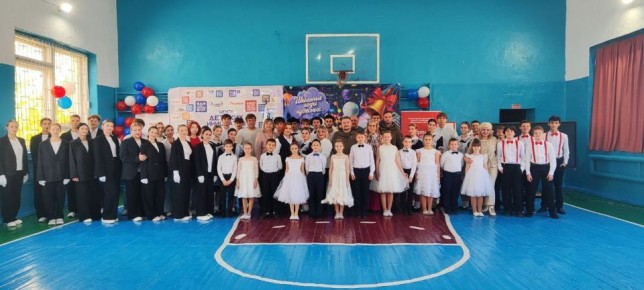 Сотрудничество и развитие. Краснолучскую школу № 10 имени А. С. Пушкина посетила делегация представителей из Уфимского района Республики Башкортостан