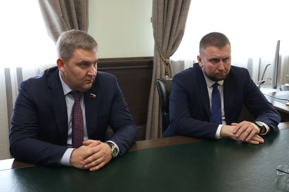 Денис Мирошниченко встретился с Председателем Законодательного Собрания Краснодарского края Юрием Бурлачко Денис Мирошниченко встретился с Председателем Законодательного Собрания Краснодарского края Юрием Бурлачко