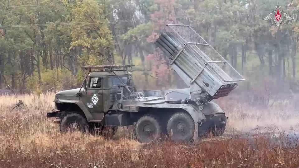 Минобороны России: Расчет РСЗО «Град» группировки войск «Запад» уничтожил пункт временной дислокации ВСУ на Сватовско-Купянском направлении