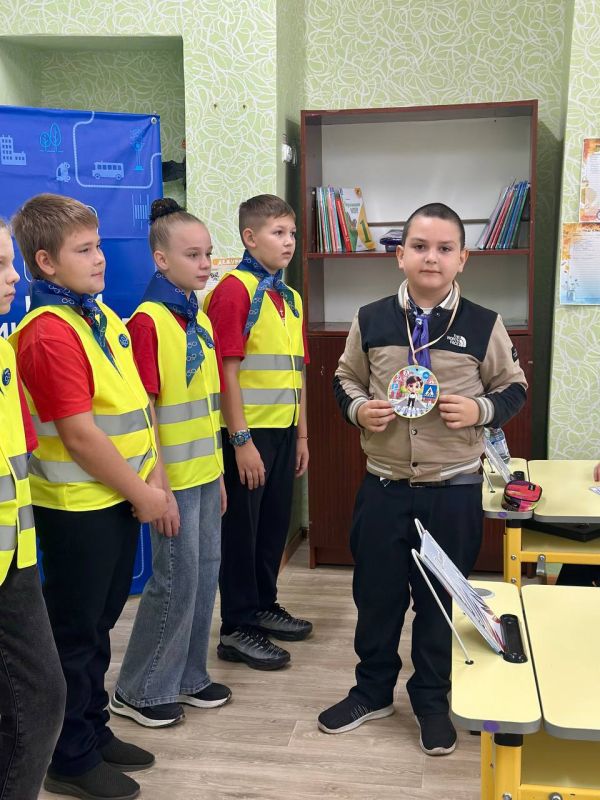 Сотрудники ОГИБДД ОМВД России «Марковский» приняли участие в посвящении первоклассников Бондаровской общеобразовательной школы в ПЕШЕХОДЫ Сотрудники ОГИБДД ОМВД России «Марковский» приняли участие в посвящении первоклассников Бондаровской общеобразовательной школы в ПЕШЕХОДЫ