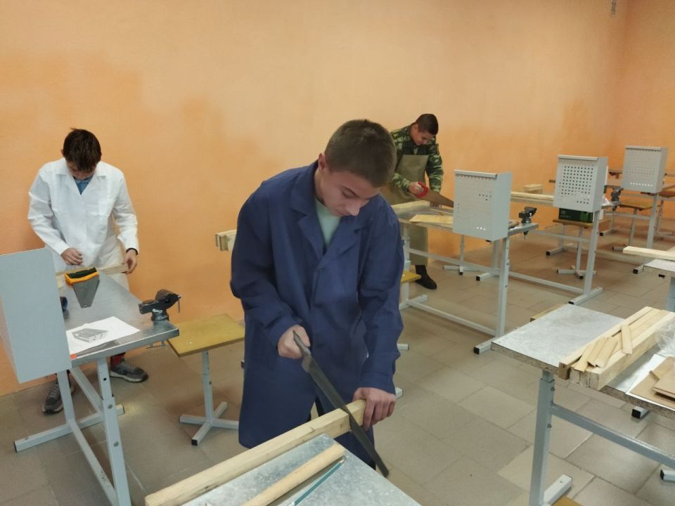 24 октября на базе ГБОУ ЛНР "Старобельская СШ №4" прошёл практический тур Всероссийской олимпиады школьников по трудам (технологиям) для учеников 7-11 классов 24 октября на базе ГБОУ ЛНР "Старобельская СШ №4" прошёл практический тур Всероссийской олимпиады школьников по трудам (технологиям) для учеников 7-11 классов