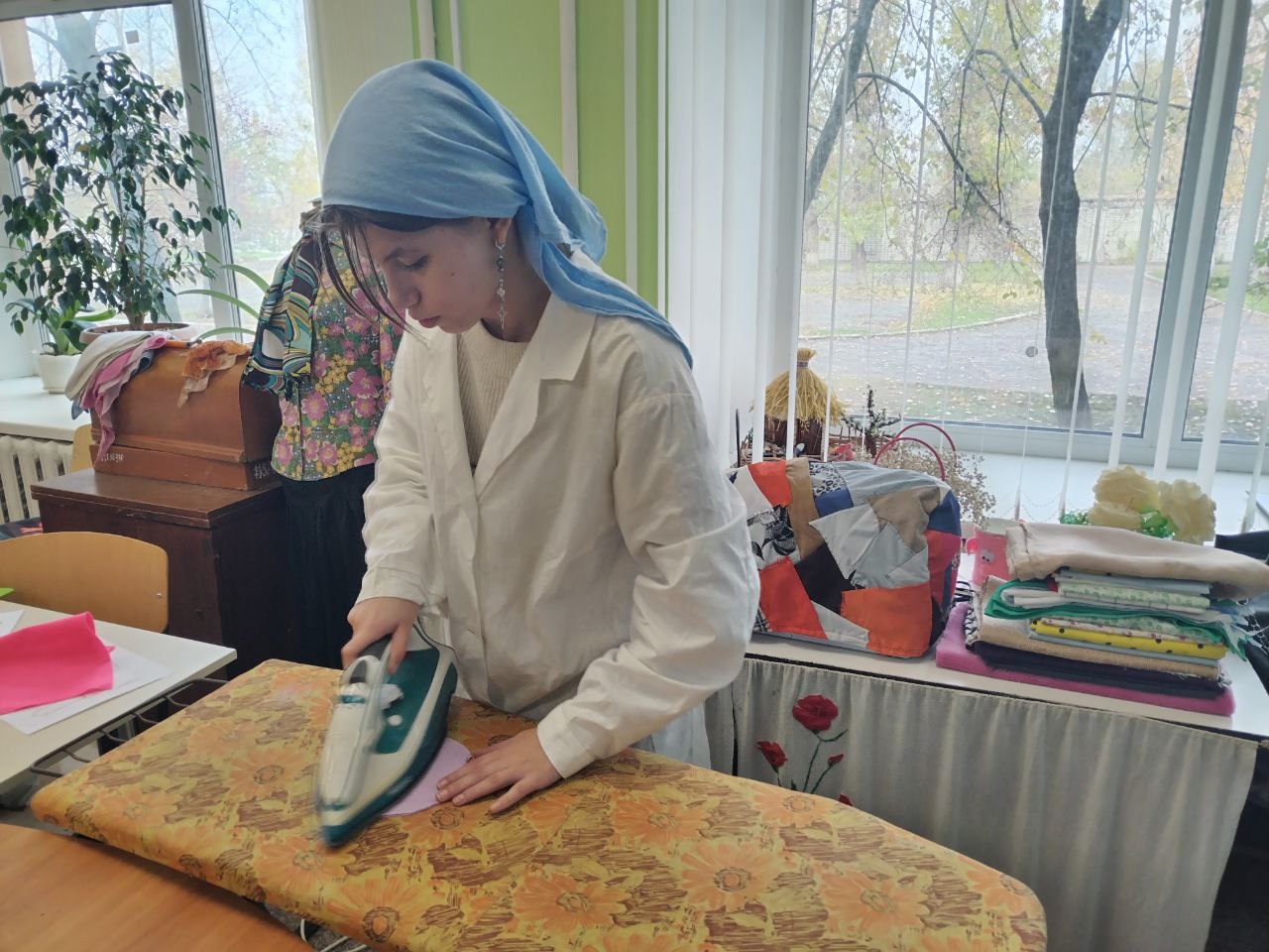 24 октября на базе ГБОУ ЛНР "Старобельская СШ №4" прошёл практический тур Всероссийской олимпиады школьников по трудам (технологиям) для учеников 7-11 классов 24 октября на базе ГБОУ ЛНР "Старобельская СШ №4" прошёл практический тур Всероссийской олимпиады школьников по трудам (технологиям) для учеников 7-11 классов